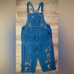 agapo Cropped Capri Embroidered Overalls